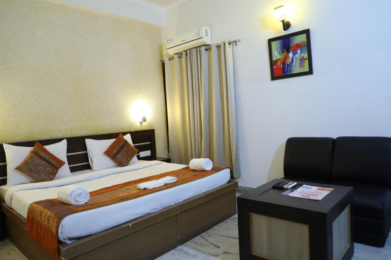 Hotel Tara Palace By Goyal Hoteliers Agra  Exterior photo