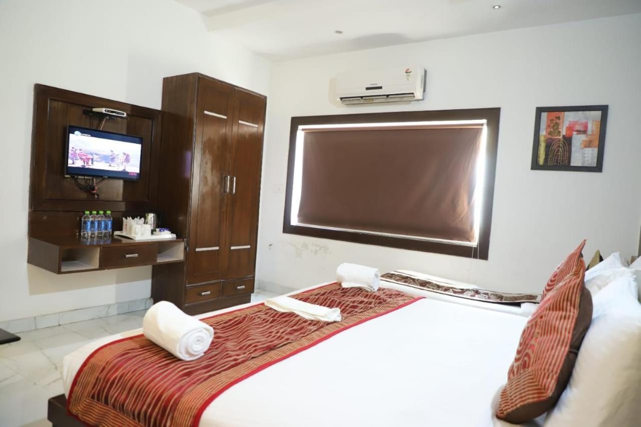 Hotel Tara Palace By Goyal Hoteliers Agra  Exterior photo