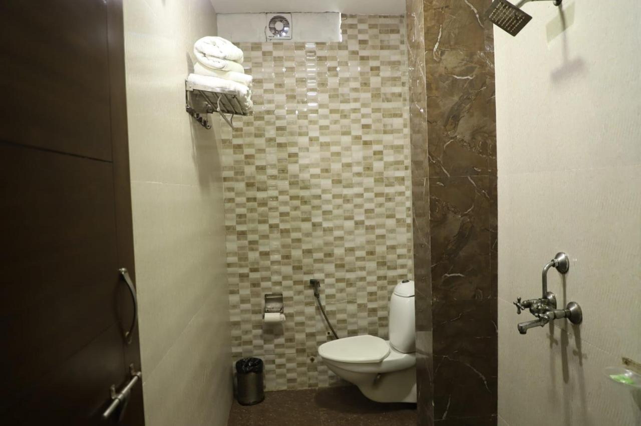 Hotel Tara Palace By Goyal Hoteliers Agra  Exterior photo